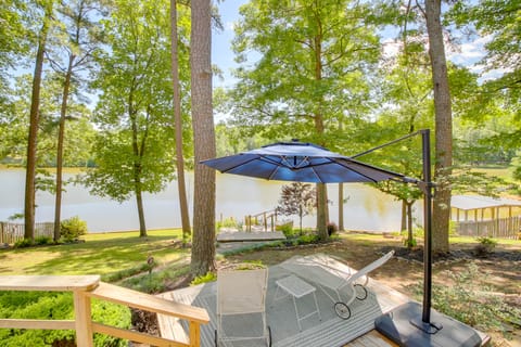 Secluded Lake Hamilton Access: Hot Springs Home Cottage in Garland County