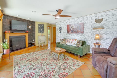 Secluded Lake Hamilton Access: Hot Springs Home Cottage in Garland County