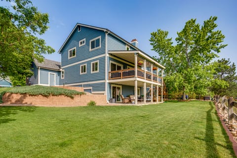 Walk to Rec Center: Spacious Highlands Ranch Home House in Highlands Ranch