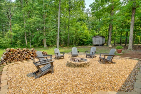 13 Mi to Guntersville Lake: Henagar Gem w/ Hot Tub House in Alabama