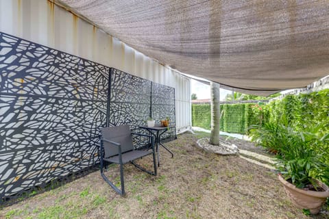 Mod Bungalow w/ Ultra-Private Outdoor Hang Space! Apartment in West Park