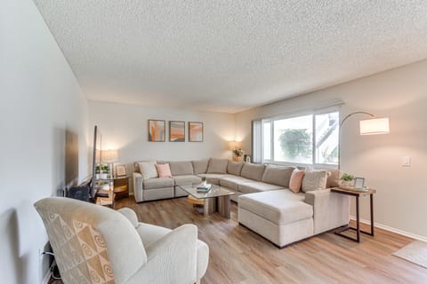 2 Mi to Downtown: Gated Condo in Palm Springs Apartment in Palm Springs