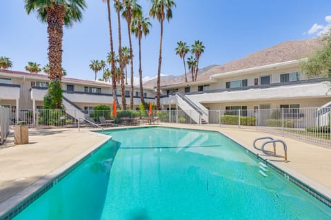 2 Mi to Downtown: Gated Condo in Palm Springs Apartment in Palm Springs