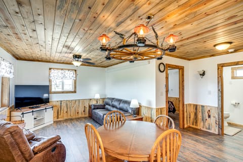 2 Mi to Big Hole River: Mtn-View Montana Haven House in Idaho