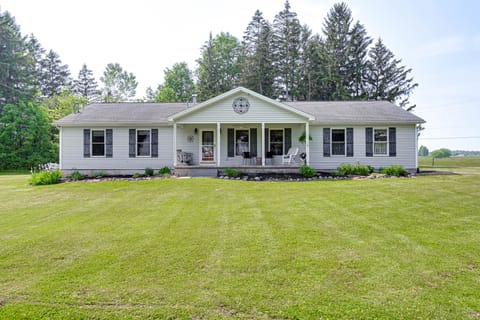Peaceful Family Home Near Cayuga Lake State Park House in Fayette