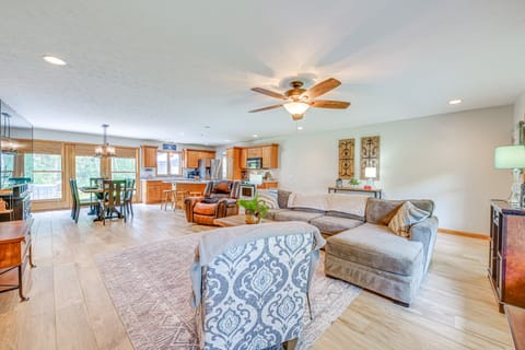 Peaceful Family Home Near Cayuga Lake State Park House in Fayette