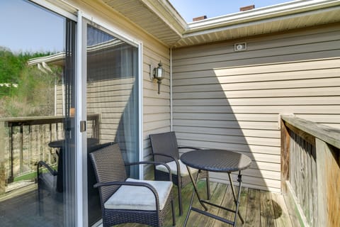 2 Mi to Branson Strip: Family Condo w/ Balcony! Apartment in Branson