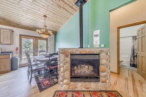 < 2 Mi to Midtown Ruidoso: Forest-View Sanctuary! House in Ruidoso