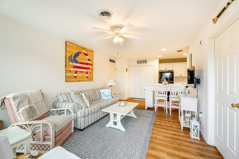 Stroll to Shore + Pool Access: Ocean City Retreat Apartment in Ocean City