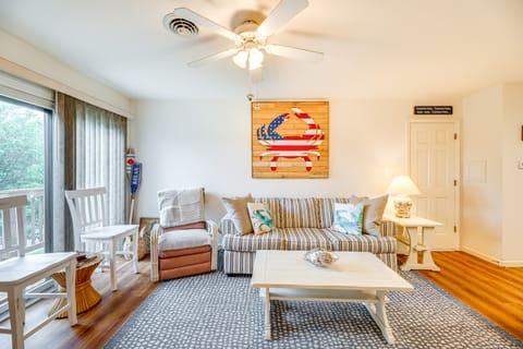 Stroll to Shore + Pool Access: Ocean City Retreat Apartment in Ocean City