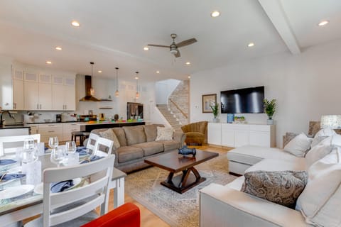 Steps to Buckeye Lake: Family-Friendly Home House in Buckeye Lake