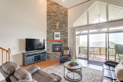 Family Fun in Sugar Mtn! Mountaintop Gem w/ Views Apartment in Sugar Mountain