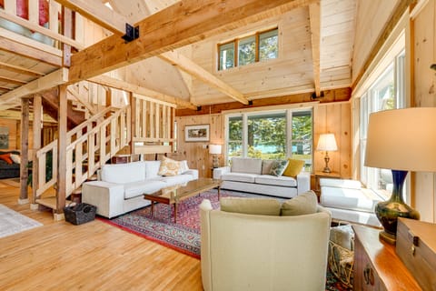 Dock + Kayaks: Annabessacook Lake Retreat! House in Winthrop