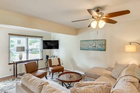 Powers Lake Gem: Peek-a-Boo Views & Beach Access Cottage in Powers Lake