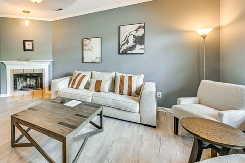 10 Mi to Keeneland: Family Home w/ Deck & Yard House in Lexington