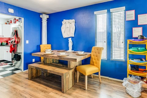8 Mi to Dtwn Denver: Groovy Pet-Friendly Condo Apartment in Denver