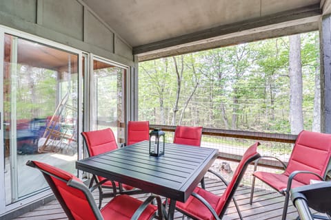Steps to Jack Frost Ski Resort: Townhome w/ Decks Apartment in Kidder Township