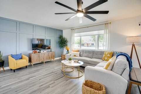 Luxury Golf Course Retreat in Sun City! House in Sun City