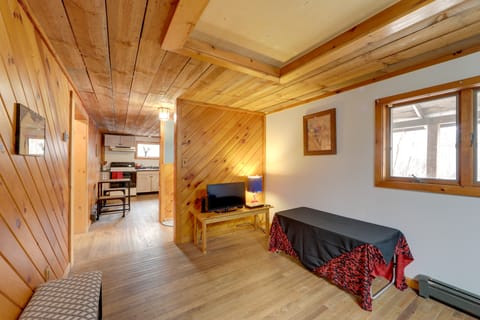 Love Shack Retreat: Cabin w/ Deck & Yard! House in Adirondack Mountains