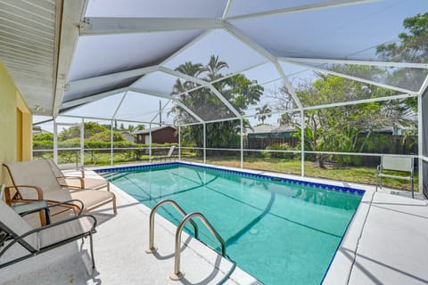 2 Mi to Beach: Naples Home w/ Pool! House in Naples Park