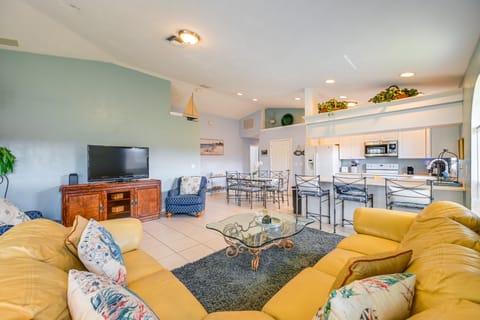 2 Mi to Beach: Naples Home w/ Pool! House in Naples Park