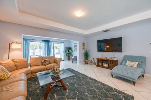 3/4 Mi to Delnor-Wiggins Pass: Naples Getaway House in Naples Park