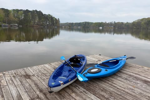 Private On-Site Boat Dock: Cabin on Lake Jordan House in Alabama