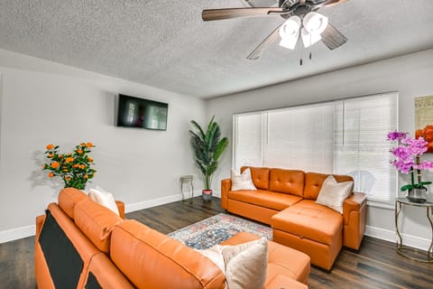 7 Mi to Busch Gardens: Lutz Home w/ Patio! House in Lutz