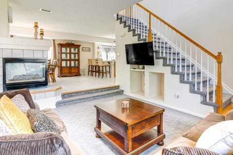 Pet-Friendly Retreat w/ Fenced Yard in Denver House in Aurora