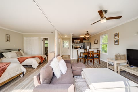 1 Mi to Beech Mtn Club: Couples Condo w/ Views Apartment in Beech Mountain