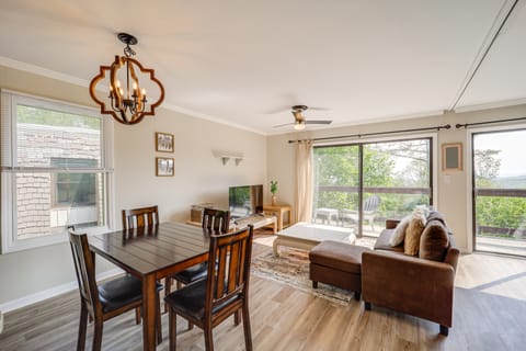 1 Mi to Beech Mtn Club: Couples Condo w/ Views Apartment in Beech Mountain