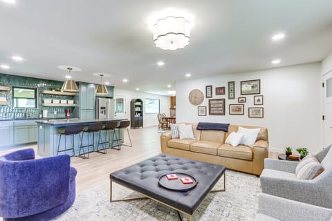 1 Mi to University of Arkansas: Home w/ Large Yard House in Fayetteville