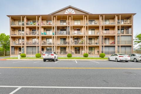 Steps to Beach: Condo w/ Pool in Ocean City! Apartment in Ocean City