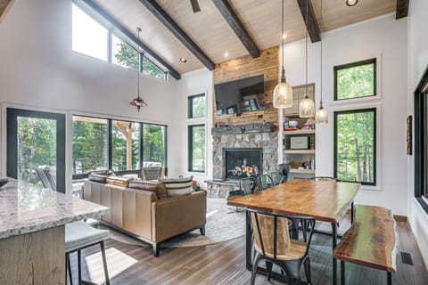 270-Degree Views! Haven on Little Papoose Lake House in Wisconsin