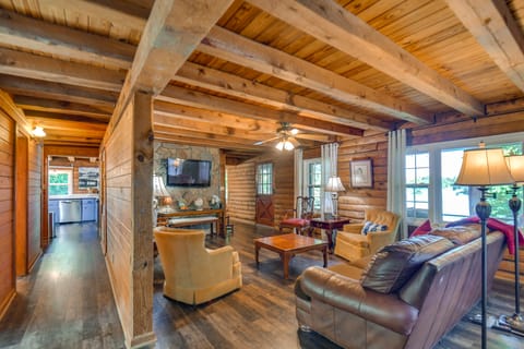 Waterfront Cabin on Lake Sinclair w/ Private Dock! House in Lake Sinclair