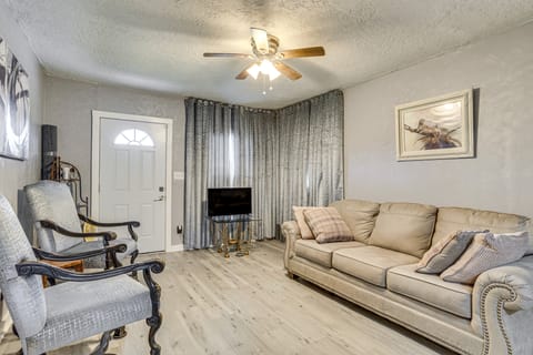 Dog-Friendly Extended Stay, 3 Mi to Dtwn OKC! House in Oklahoma City