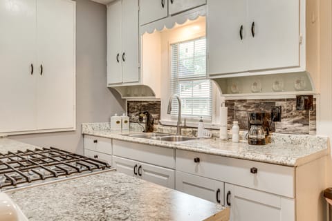 Dog-Friendly Extended Stay, 3 Mi to Dtwn OKC! House in Oklahoma City