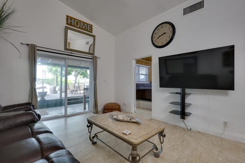 Lakefront Getaway w/ Dock Near Las Olas Beach Apartment in Dania Beach