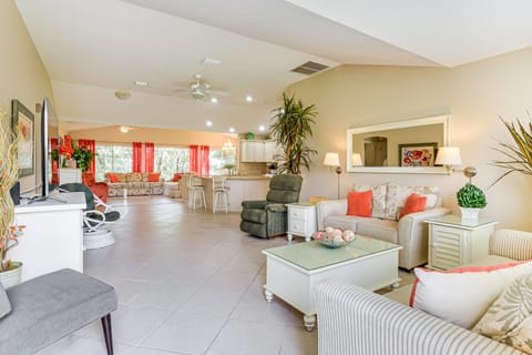Single-Story Home w/ Golf Cart in The Villages House in The Villages