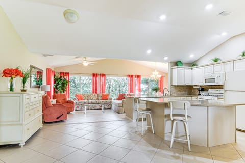 Single-Story Home w/ Golf Cart in The Villages House in The Villages