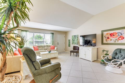 Single-Story Home w/ Golf Cart in The Villages House in The Villages