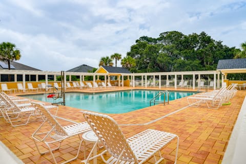 Single-Story Home w/ Golf Cart in The Villages House in The Villages