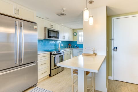 Gulf-View Condo w/ Beach Access in Hudson Apartment in Hudson