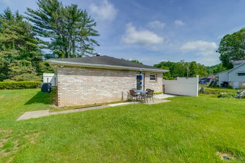 4 Mi to Off-Road Park: Beckley Area Townhome Apartment in West Virginia