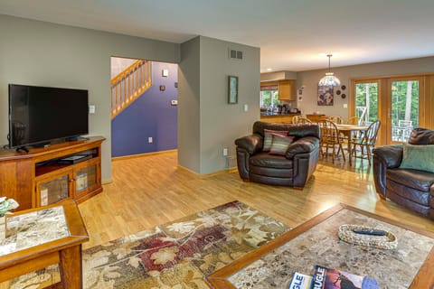 2 Mi to Woodbury Wildlife Area: Cozy Farmhouse! House in Ohio