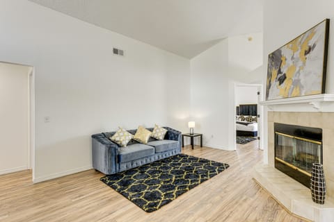 6 Mi to Disney World: Lake-View Retreat w/ Pool! House in Kissimmee