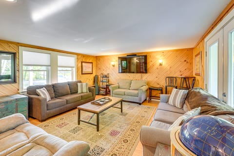 1 Mi to Acadia National Park: Spacious Retreat! House in Southwest Harbor