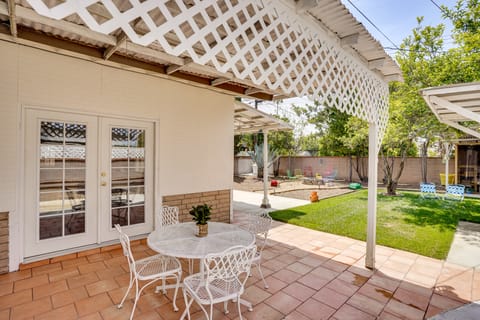 12 Mi to Dtwn LA: Family Home w/ Patio + Yard! House in Bell Gardens