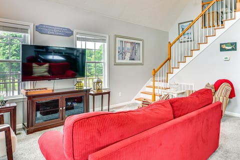 Tennessee River Retreat: Multi-Level Deck & Views House in Tennessee