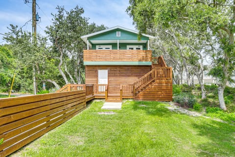 Walk to Ocean: Unit w/ Deck in Fernandina Beach! Apartment in Fernandina Beach